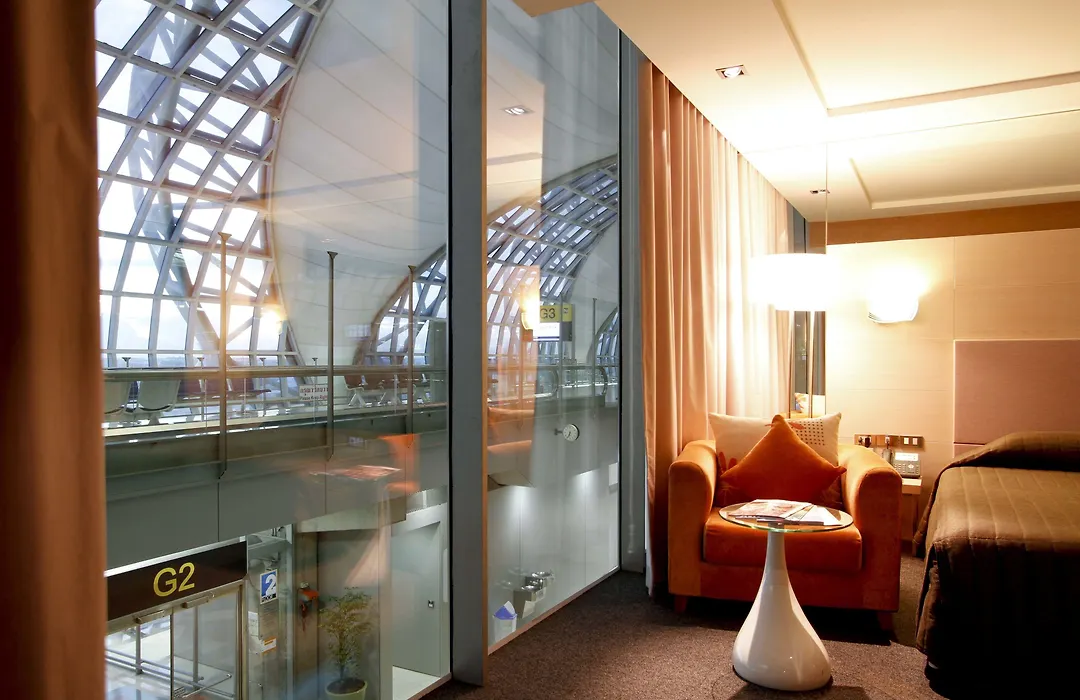 Miracle Transit Hotel-1